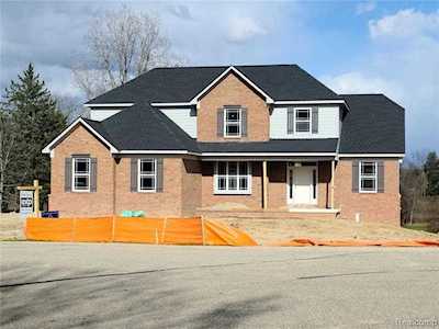 1585 Toms Hollow Brighton Twp, MI 48114