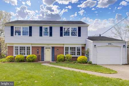 12215 Foxhill Ln Bowie, MD 20715