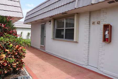 41 Valencia #B Delray Beach, FL 33446
