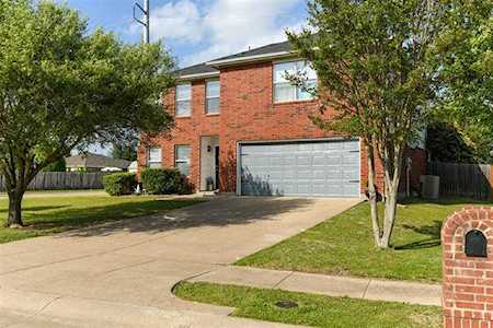 201 Vivian Drive Waxahachie, TX 75165