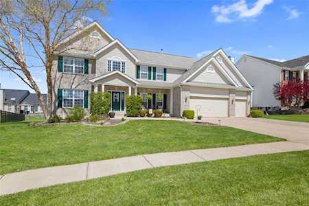 19 Robison Ct Wentzville, MO 63385