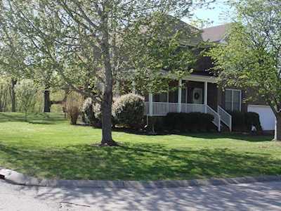 2849 Pedigo Pl Thompsons Station, TN 37179