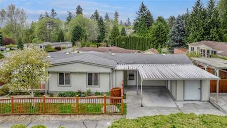 17033 Woodcrest Dr NE Bothell, WA 98011