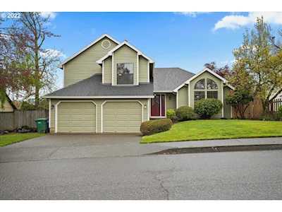 12561 SE Easthampton St Clackamas, OR 97015