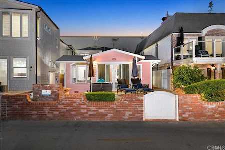 306 E Oceanfront Newport Beach, CA 92661