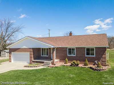 26605 Allen Rd Woodhaven, MI 48183