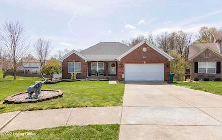 7008 Top Walnut Ct Louisville, KY 40229