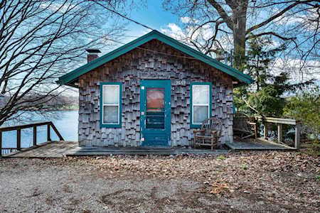 9669 N Hiawatha Lane Syracuse, IN 46567