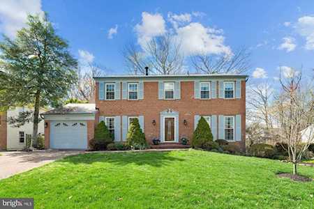 8712 Etta Dr Springfield, VA 22152