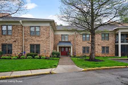 1800 Manor House Dr #105 Louisville, KY 40220