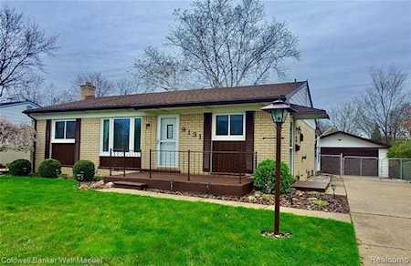 9131 Knolson St Livonia, MI 48150