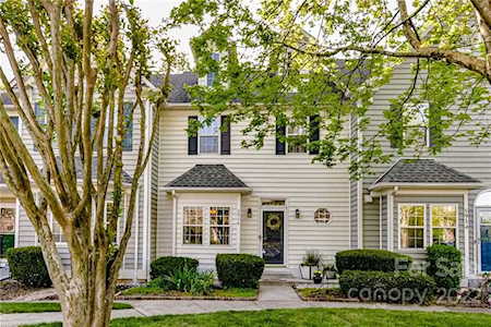 5916 Fitzwilliams Ln Charlotte, NC 28270