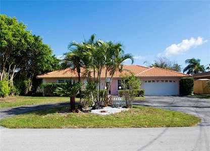 2475 SE 9th St Pompano Beach, FL 33062