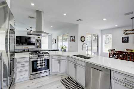 19435 SW 67th St Pembroke Pines, FL 33332