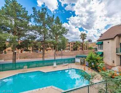 510 Elm Dr #204 Las Vegas, NV 89169