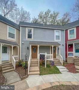 11290 Silentwood Ln Reston, VA 20191