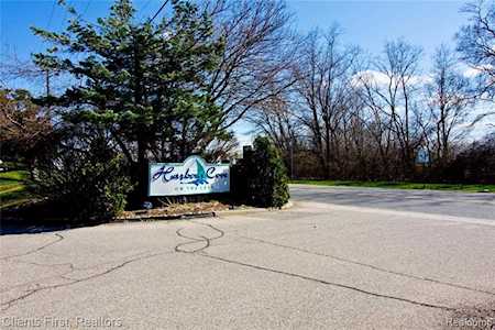 9579 Harbour Cove Ct Ypsilanti Twp, MI 48197