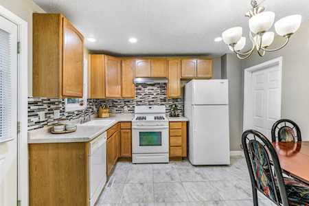 633 Gotzian Street Saint Paul, MN 55106