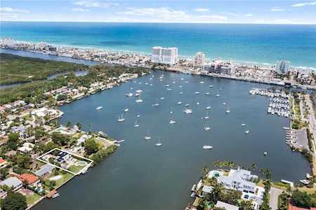 925 N Northlake Dr Hollywood, FL 33019