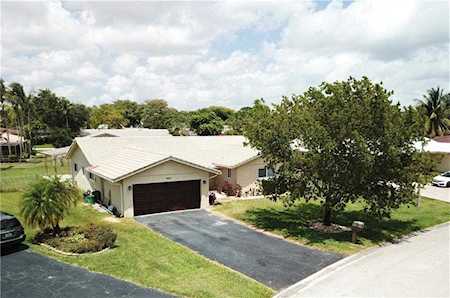 10661 NW 43rd Ct Coral Springs, FL 33065