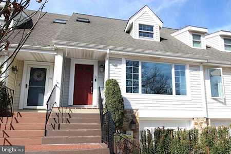 36 Marsh Woods Ln Wilmington, DE 19810
