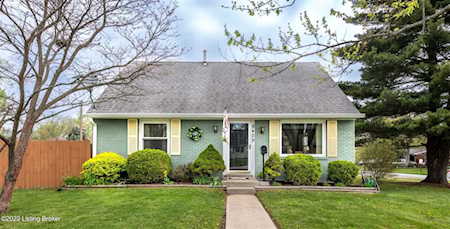 9409 Sue Helen Dr Jeffersontown, KY 40299