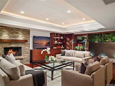 21 Augusta Ln Newport Beach, CA 92660