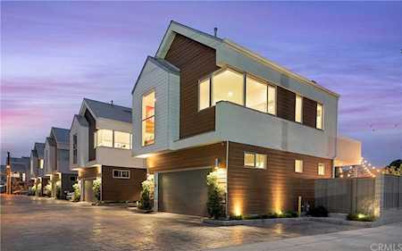 1967 Novus Place Costa Mesa, CA 92627
