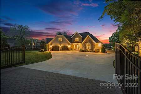 211 Wilson Lake Rd Mooresville, NC 28117
