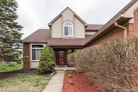 359 Savannah Dr Canton Twp, MI 48187