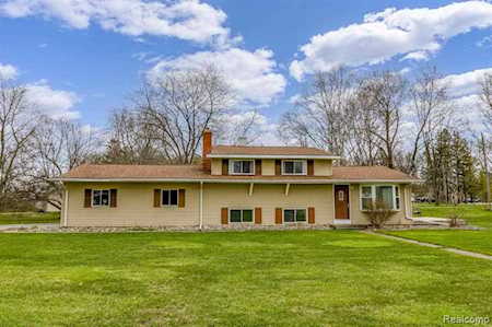 2366 Wildwood Circle Dr Grand Blanc Twp, MI 48439