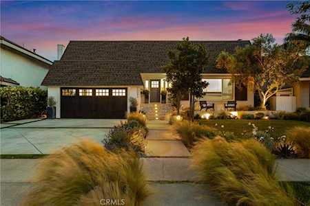 10092 Crailet Dr Huntington Beach, CA 92646