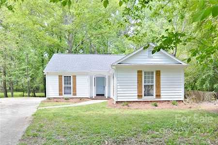 2301 Oldenburg Dr Charlotte, NC 28210