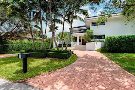 7239 E Lago Dr Coral Gables, FL 33143