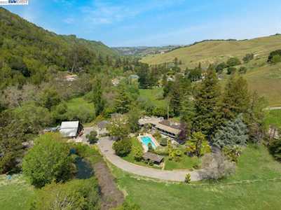 27163 Palomares Rd Castro Valley, CA 94552