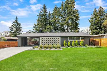 105 152nd Place SE Bellevue, WA 98007