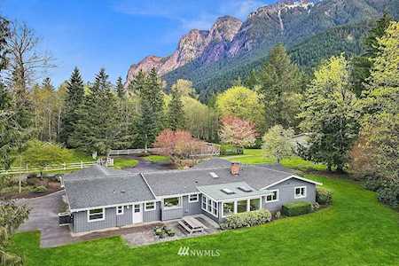 11524 428th Ave SE North Bend, WA 98045