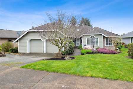 25327 Lake Wilderness Country Club Dr SE #C Maple Valley, WA 98038