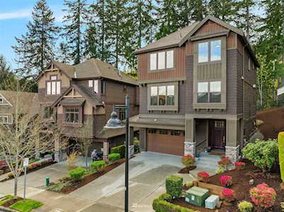 2265 NW Stoney Creek Dr Issaquah, WA 98027