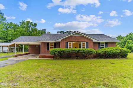 2987 Penderlea Highway Burgaw, NC 28425
