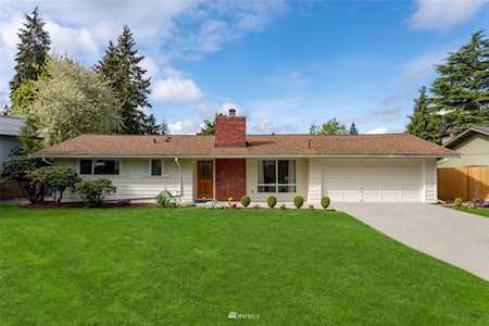 135 160th Place SE Bellevue, WA 98008
