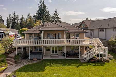 4706 N Island Dr Bonney Lake, WA 98391