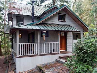 7891 Cultus Bay Rd Clinton, WA 98236