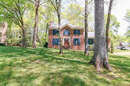 1305 Chestnut Dr Brentwood, TN 37027