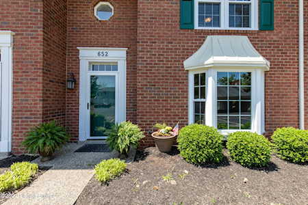 652 Cobblestone Square Louisville, KY 40223