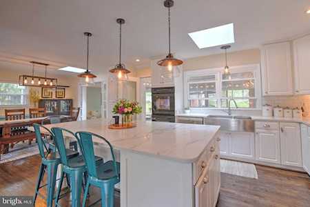 6412 Crosswoods Dr Falls Church, VA 22044