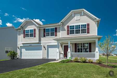 2453 River Hills Ln Bolingbrook, IL 60490