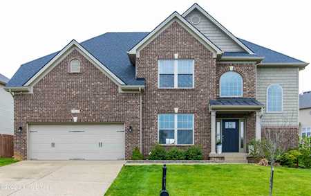 7133 Black Walnut Cir Louisville, KY 40229