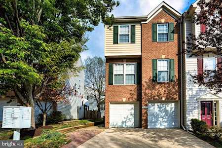 4655 Deerwatch Dr Chantilly, VA 20151