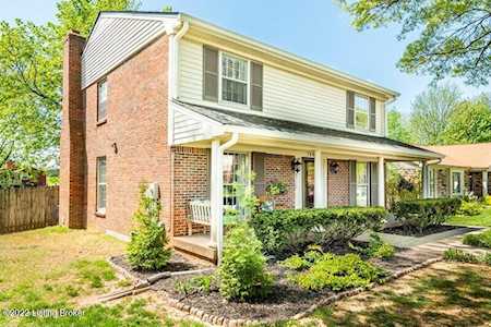 7900 Sunbury Ln Louisville, KY 40220